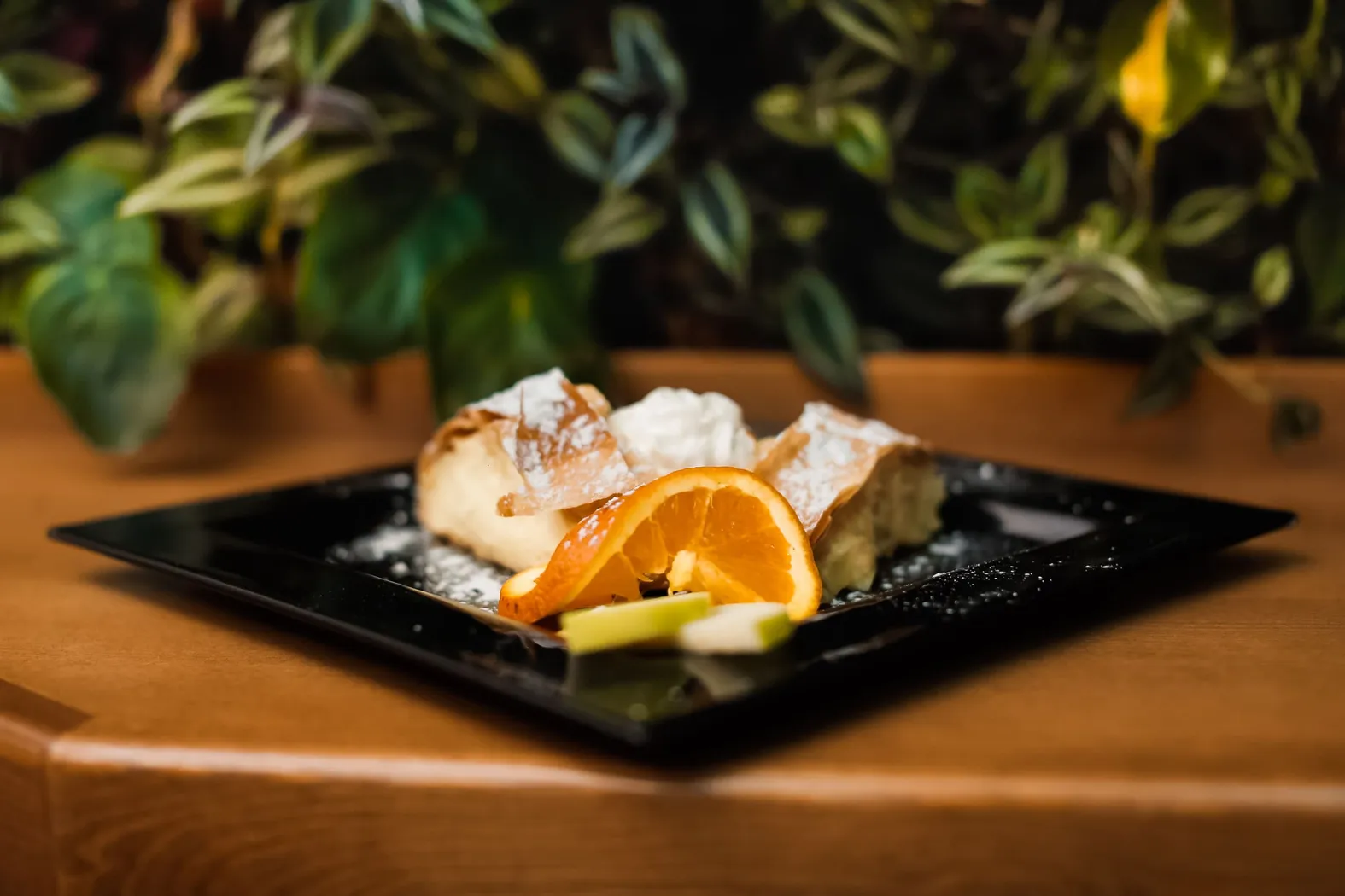 رستوران هفت خان